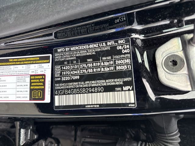 Used 2025 Mercedes-Benz GLE 450e 4MATIC w/ Winter Package image 32