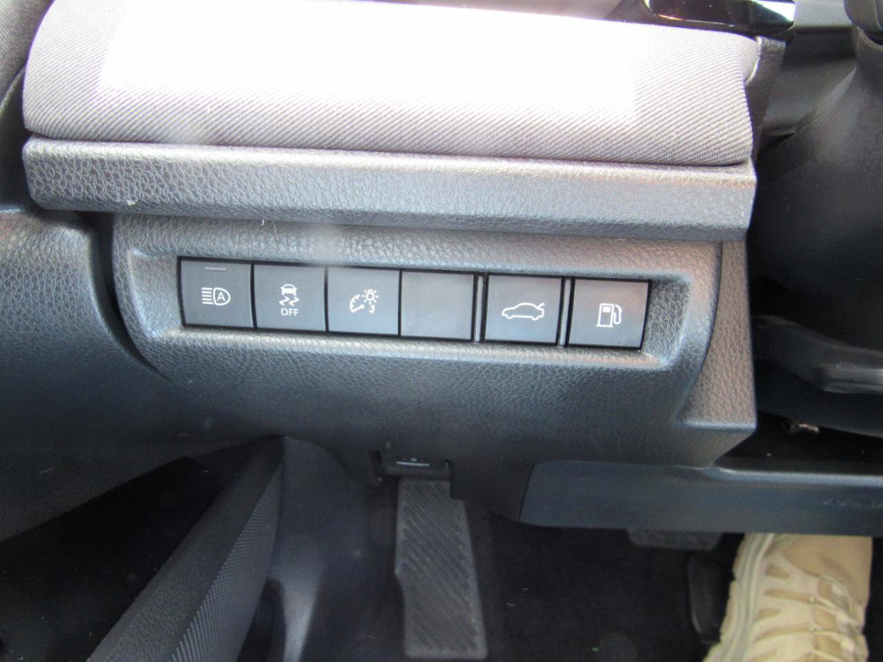 Used 2026 Toyota Camry LE FWD image 17