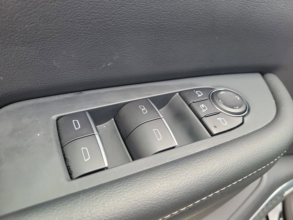 Used 2025 Buick Enclave Sport Touring FWD image 21