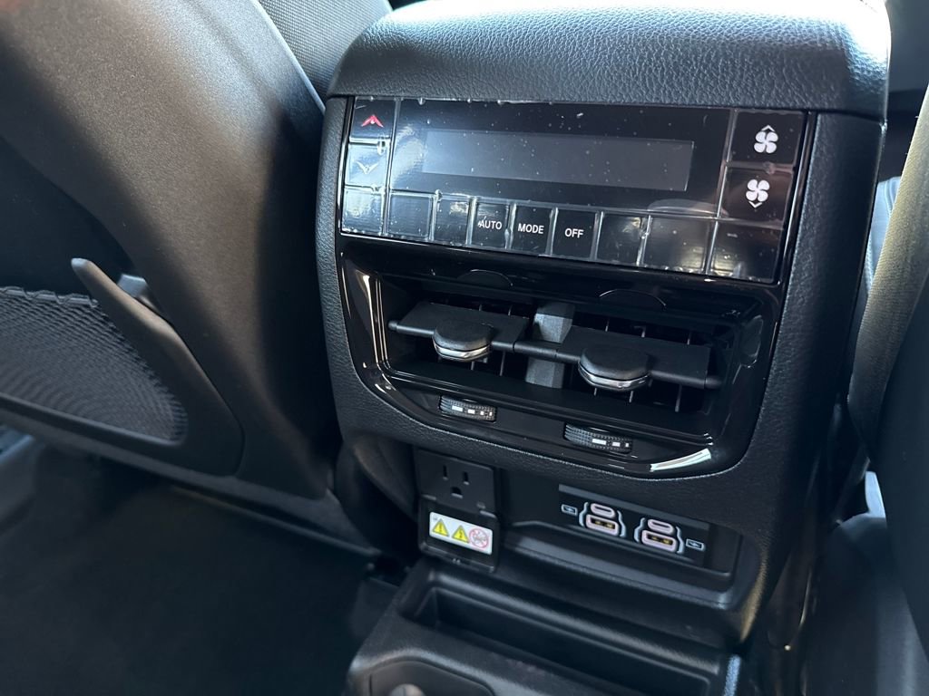 New 2025 Jeep Grand Cherokee L Laredo w/ Luxury Tech Group I image 22