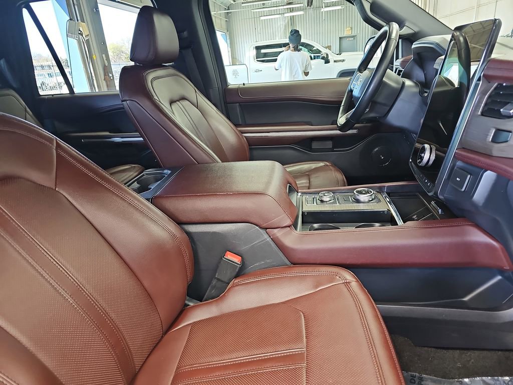 Used 2022 Ford Expedition Limited image 10