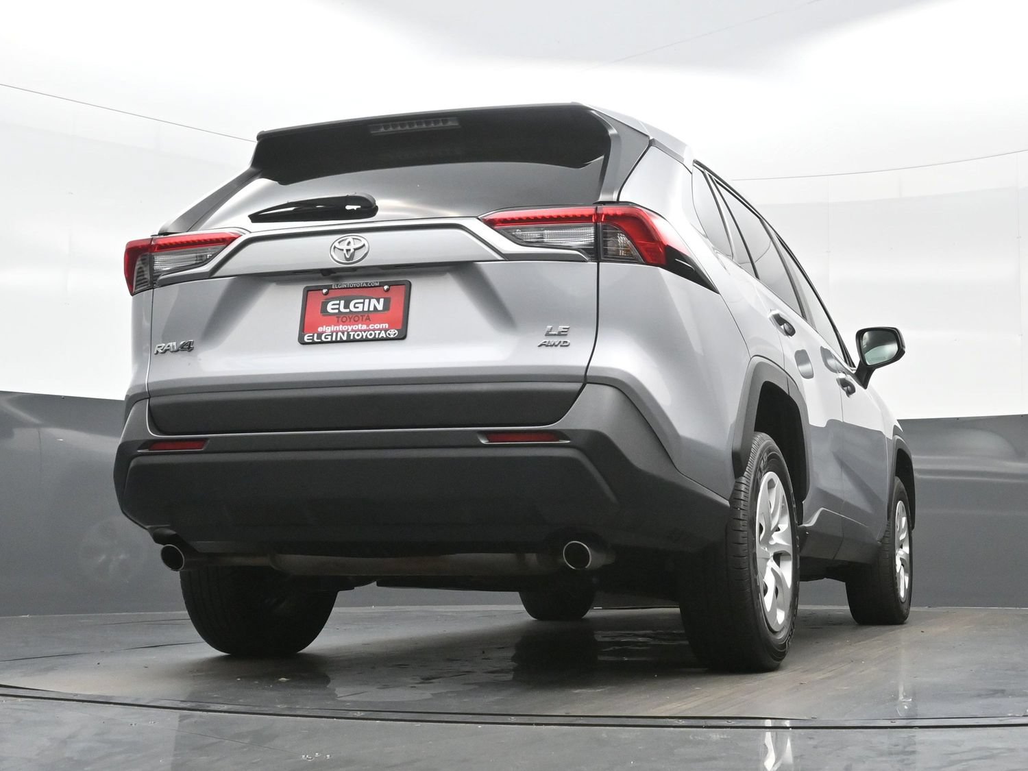 Used 2023 Toyota RAV4 LE AWD/4WD image 29