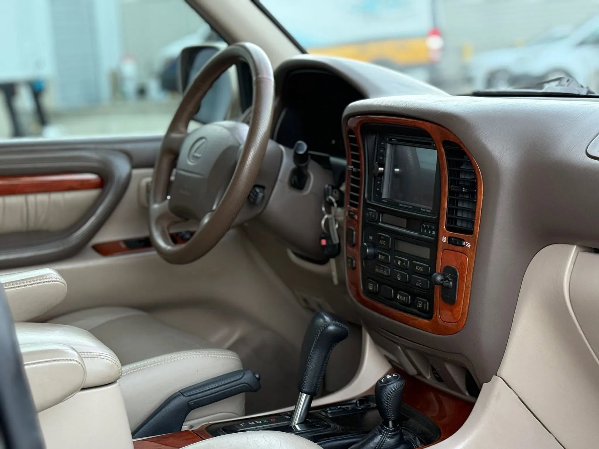 Used 1999 Lexus LX 470 4WD image 37