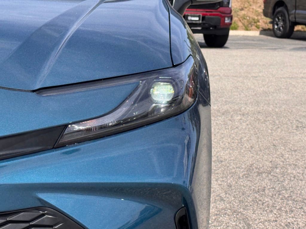 Used 2025 Toyota Camry LE w/ Convenience Package image 8