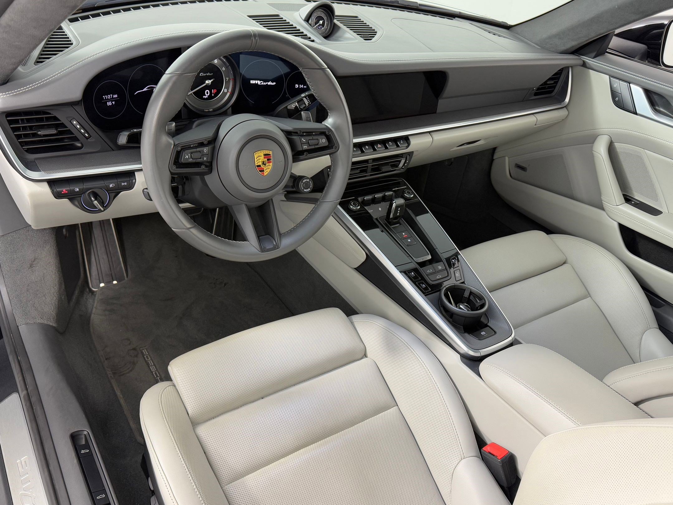 Used 2022 Porsche 911 Turbo image 17