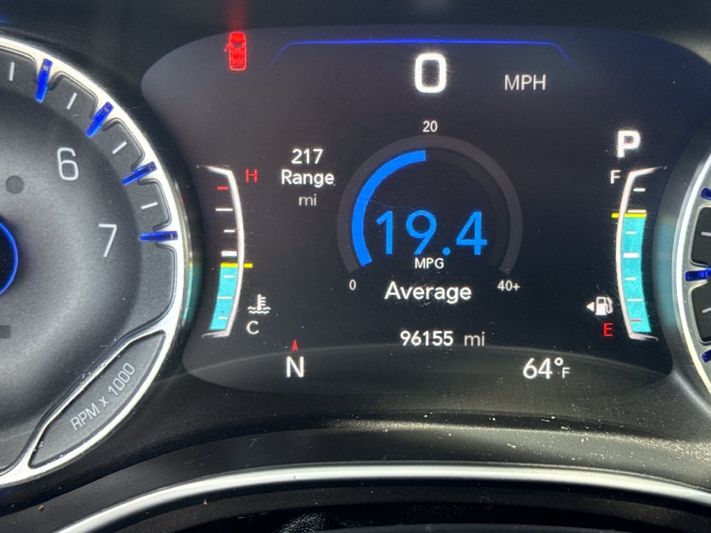 Used 2018 Chrysler Pacifica Limited FWD image 40