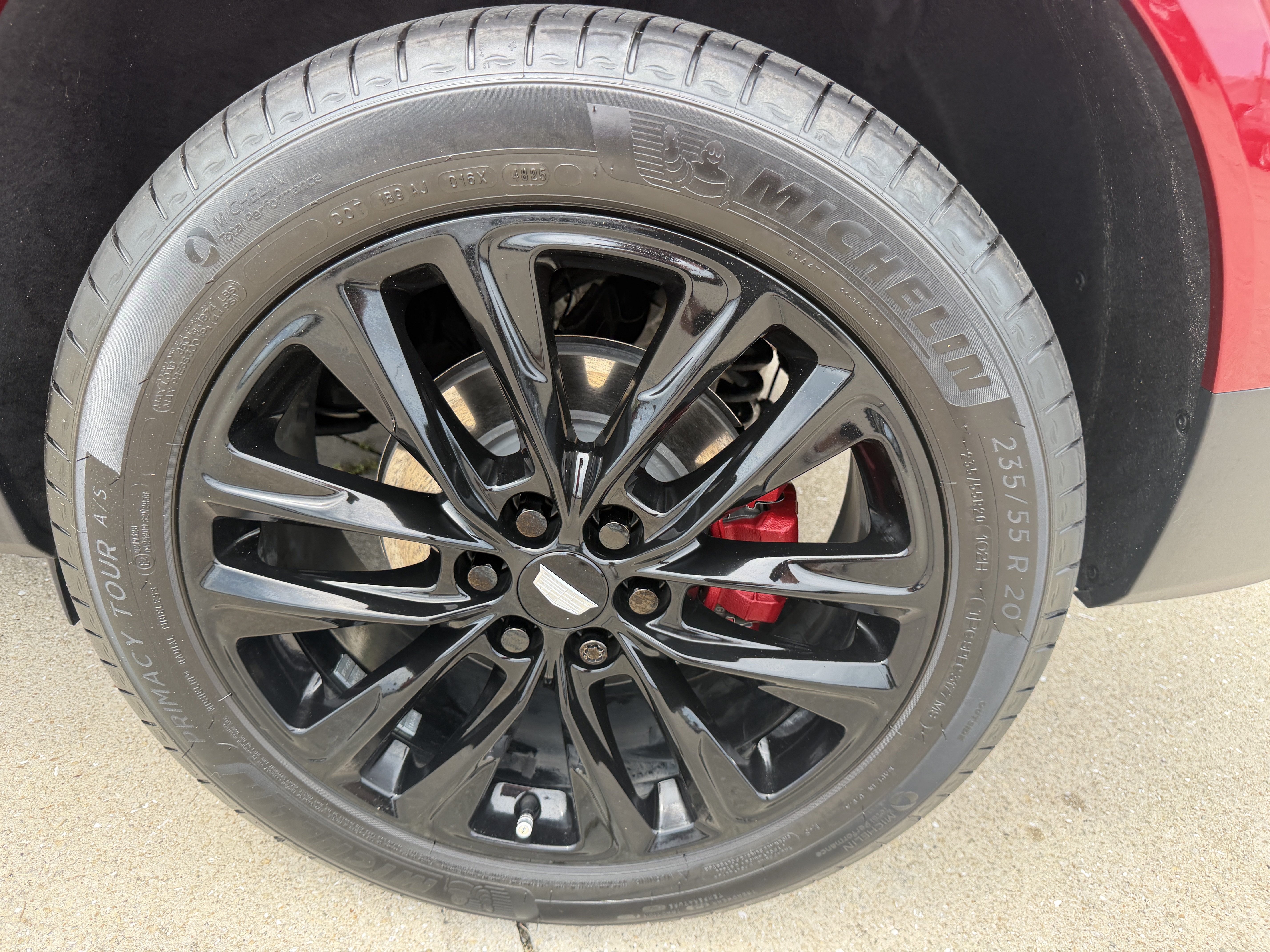 Certified 2022 Cadillac XT5 Sportv w/ LPO, ONYX Package AWD/4WD image 32