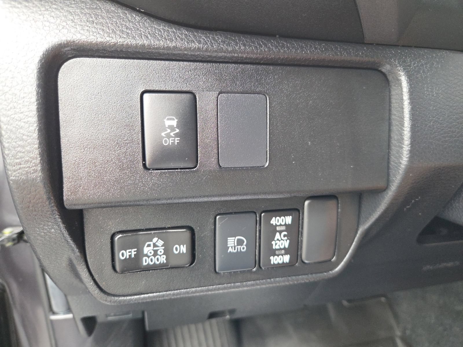 Used 2021 Toyota Tacoma TRD Off-Road w/ Technology Package AWD/4WD image 21
