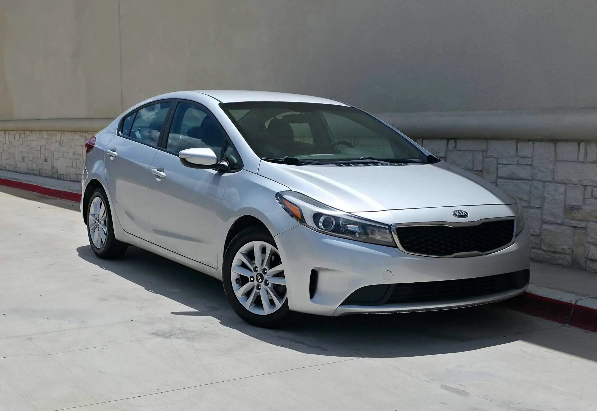 Used 2017 Kia Forte LX w/ LX Popular Package FWD image 1