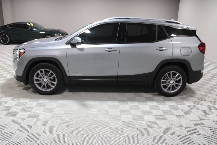 Used 2024 GMC Terrain SLT w/ Tech Package AWD/4WD image 8