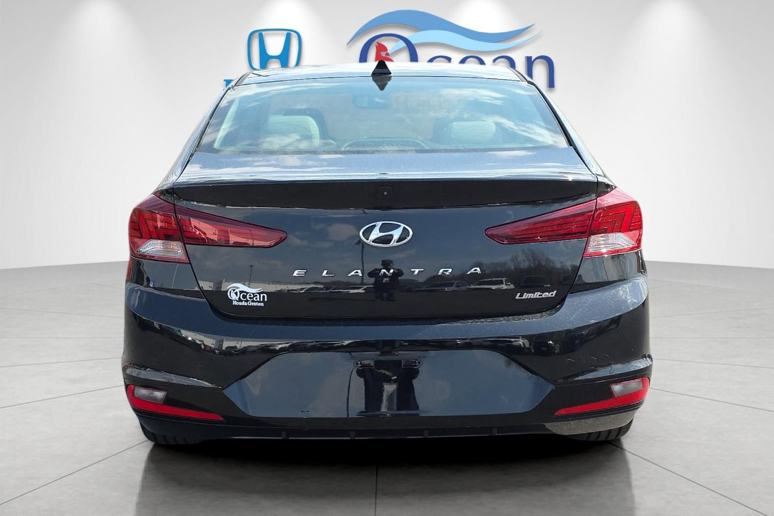 Used 2019 Hyundai Elantra Limited image 4