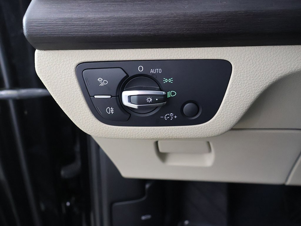 Used 2022 Audi Q5 2.0T Premium w/ Convenience Package image 37