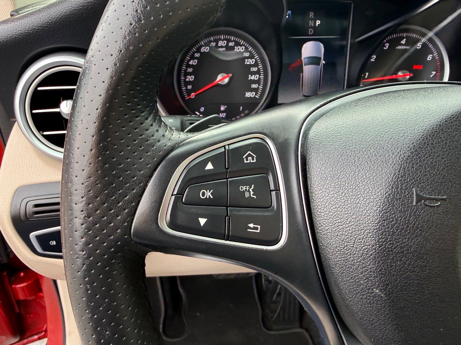 Used 2018 Mercedes-Benz GLC 300 4MATIC image 30
