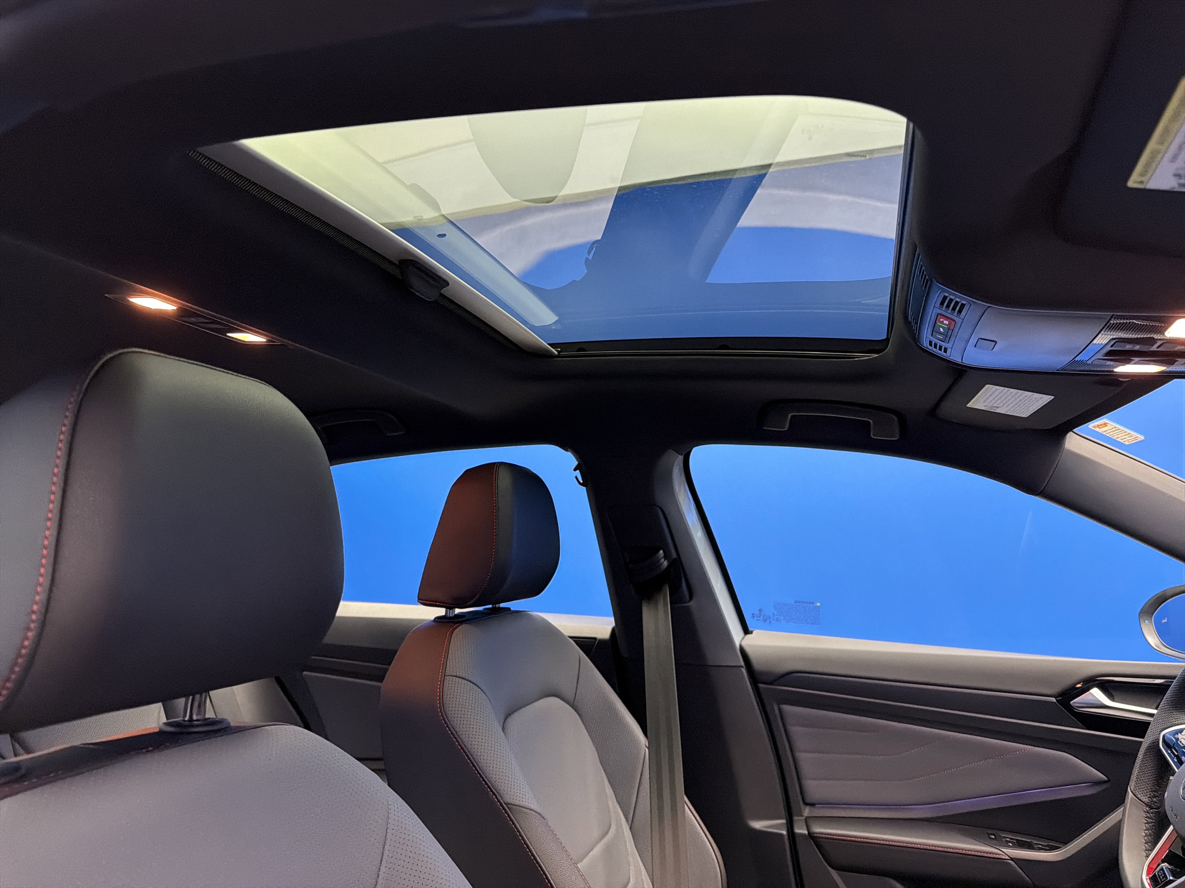 Used 2025 Volkswagen Jetta GLI Autobahn image 25