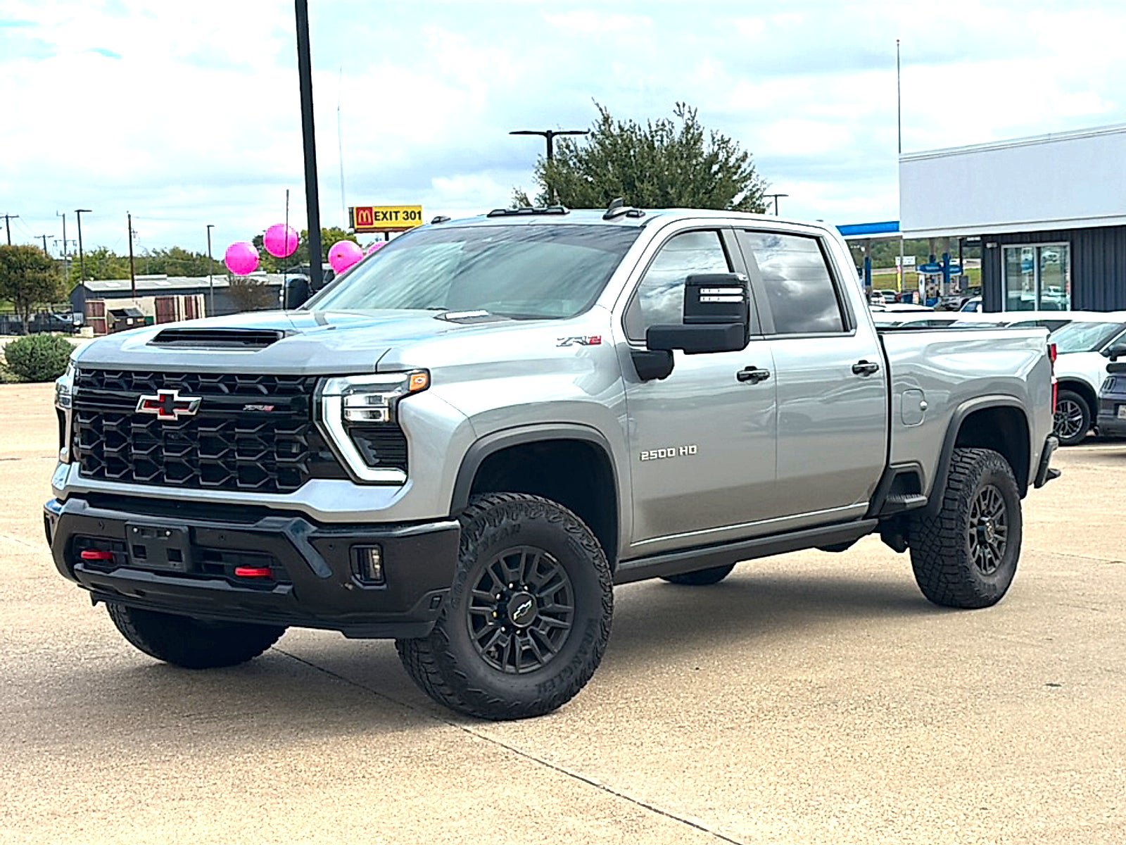 Used 2026 Chevrolet Silverado 2500 ZR2 AWD/4WD image 2