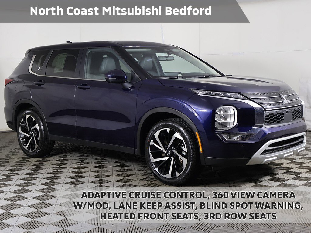 Used 2024 Mitsubishi Outlander SE image 1