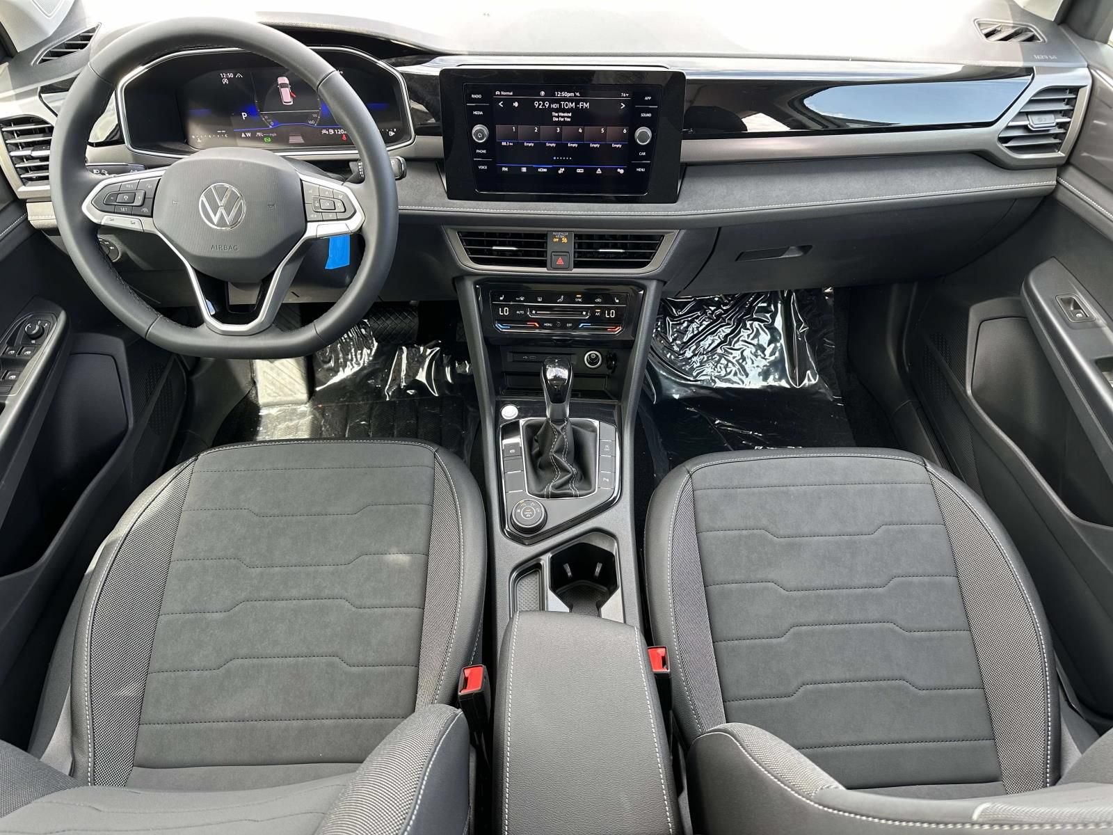 New 2026 Volkswagen Taos SE AWD/4WD image 11