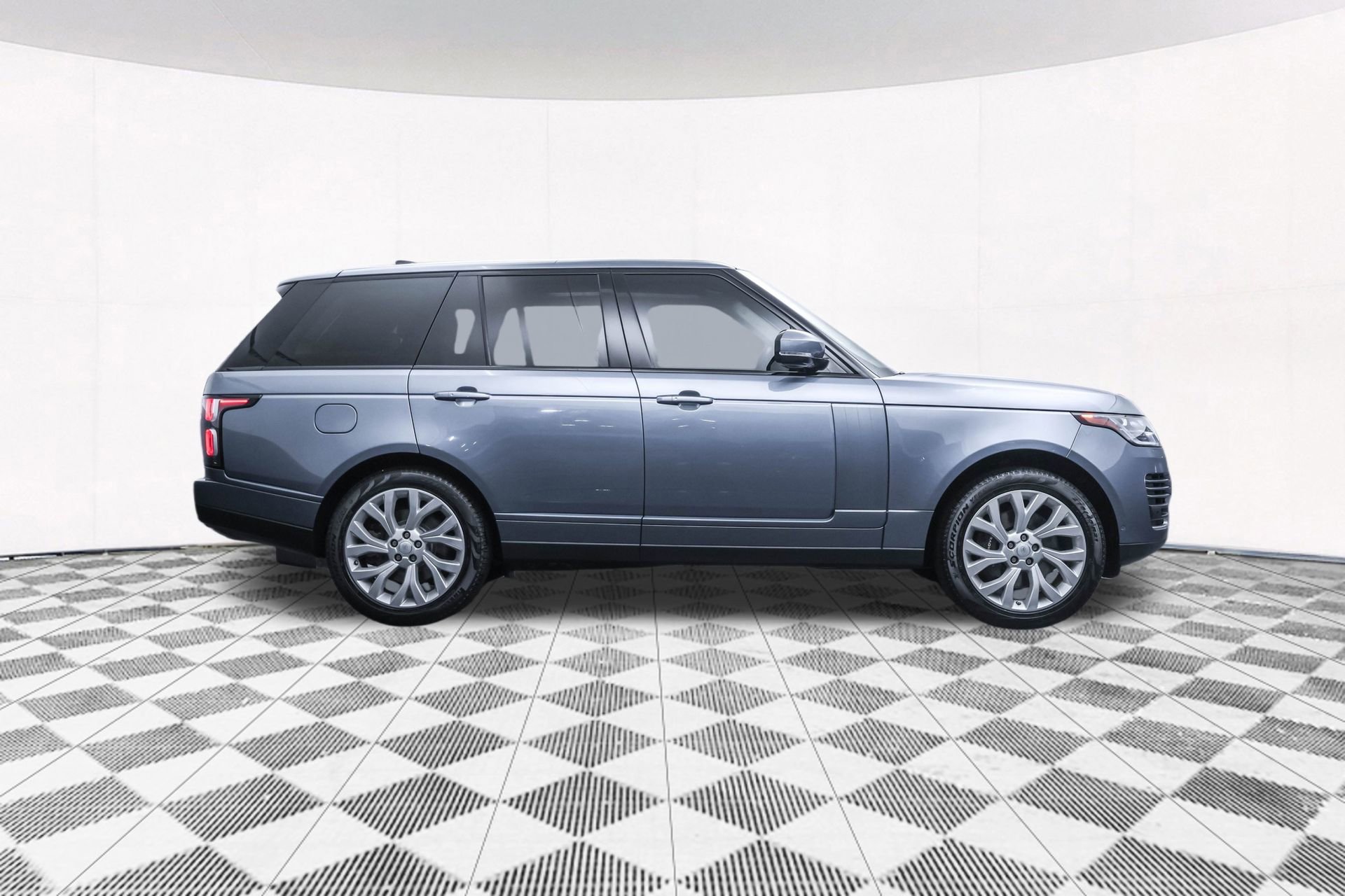 Used 2019 Land Rover Range Rover HSE image 15