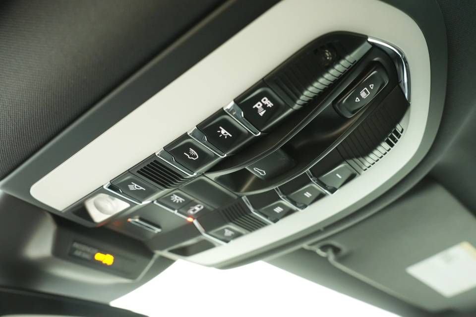 Certified 2026 Porsche Macan AWD/4WD image 36