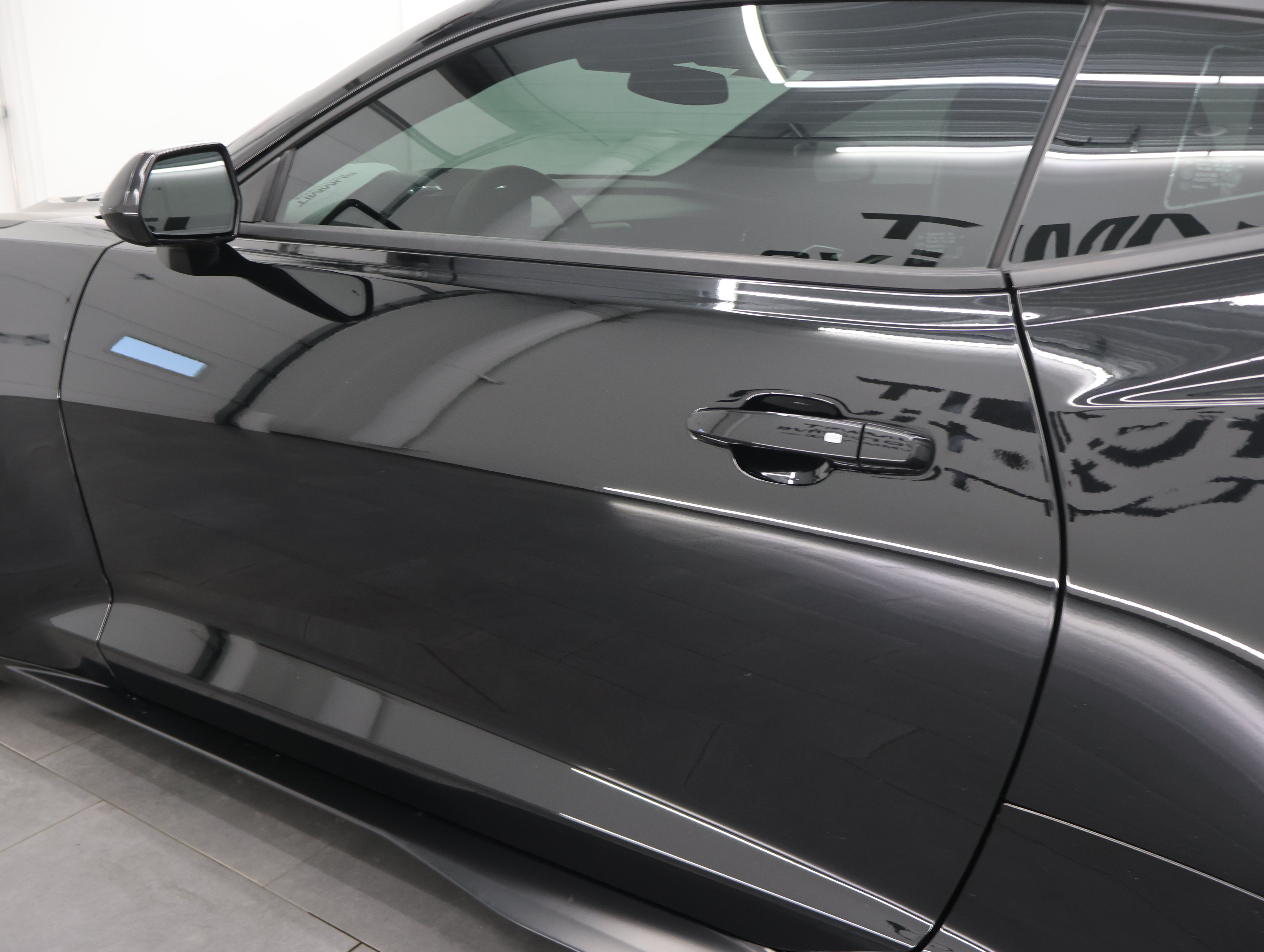 Used 2019 Chevrolet Camaro ZL1 RWD image 33