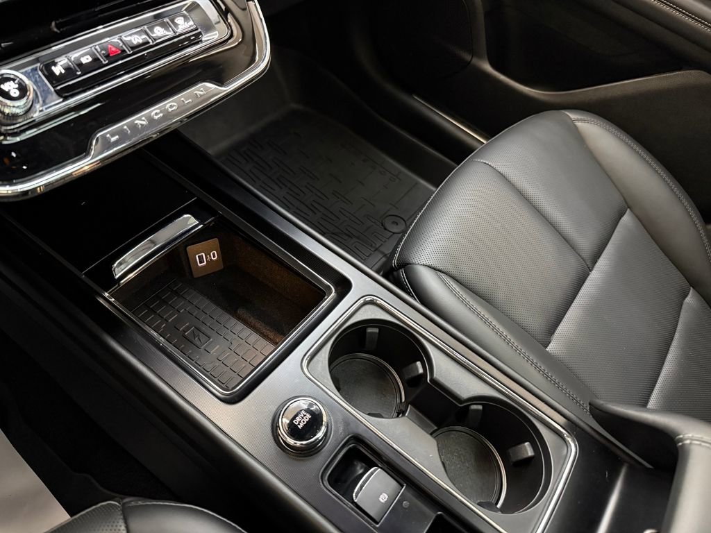 Used 2025 Lincoln Corsair AWD w/ Equipment Group 101A image 16