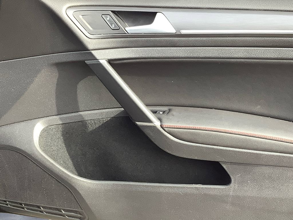 Used 2021 Volkswagen GTI Autobahn image 15