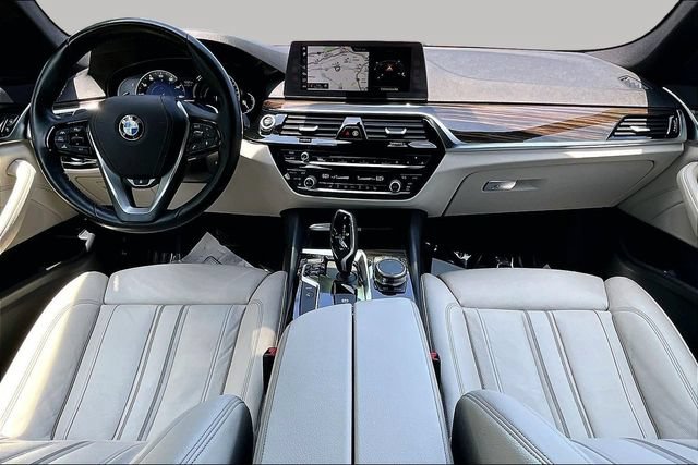 Used 2018 BMW 530e xDrive w/ Premium Package 2 AWD/4WD image 9
