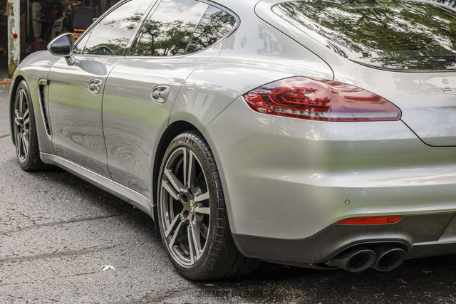 Used 2016 Porsche Panamera GTS AWD/4WD image 95