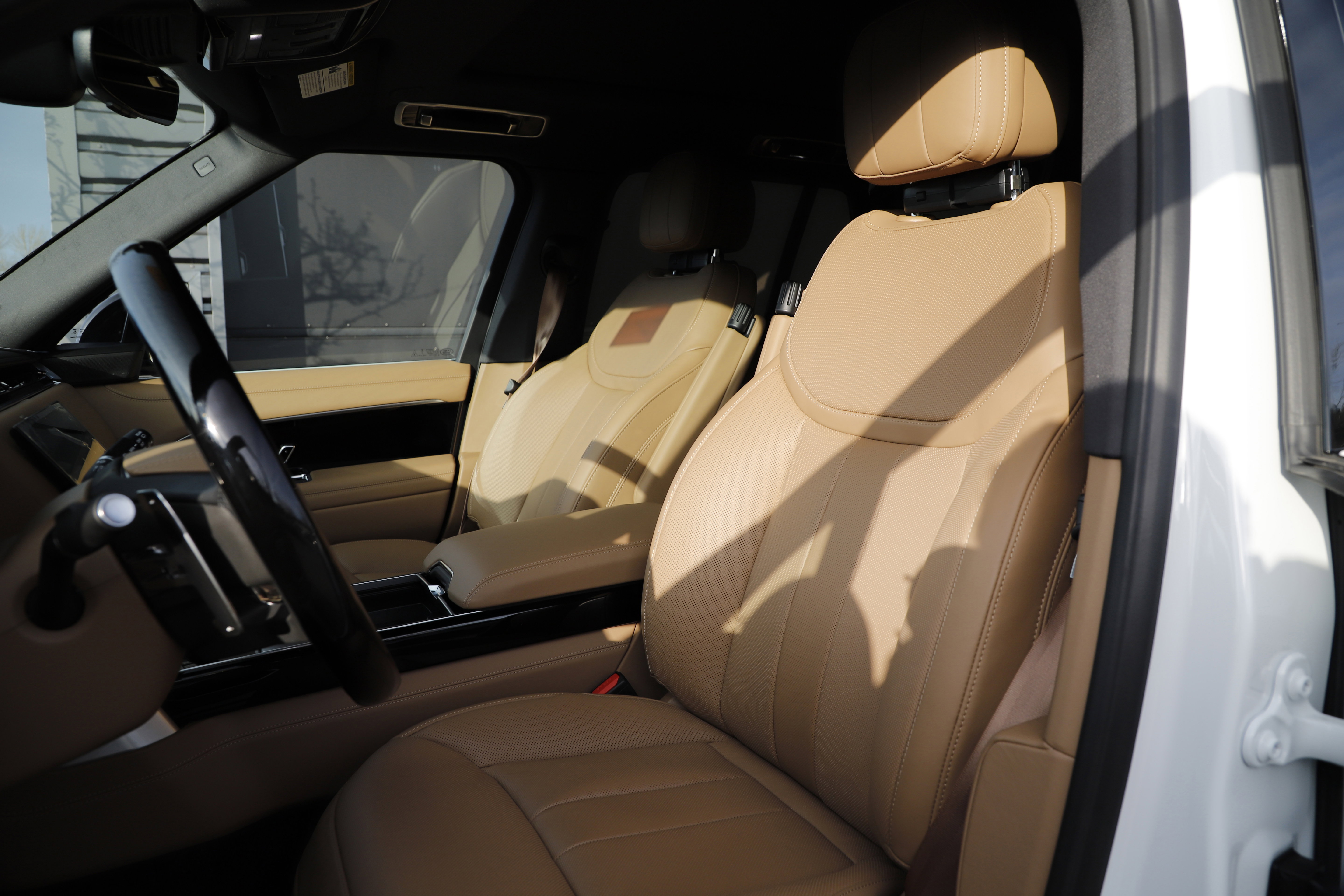 New 2026 Land Rover Range Rover SE image 21