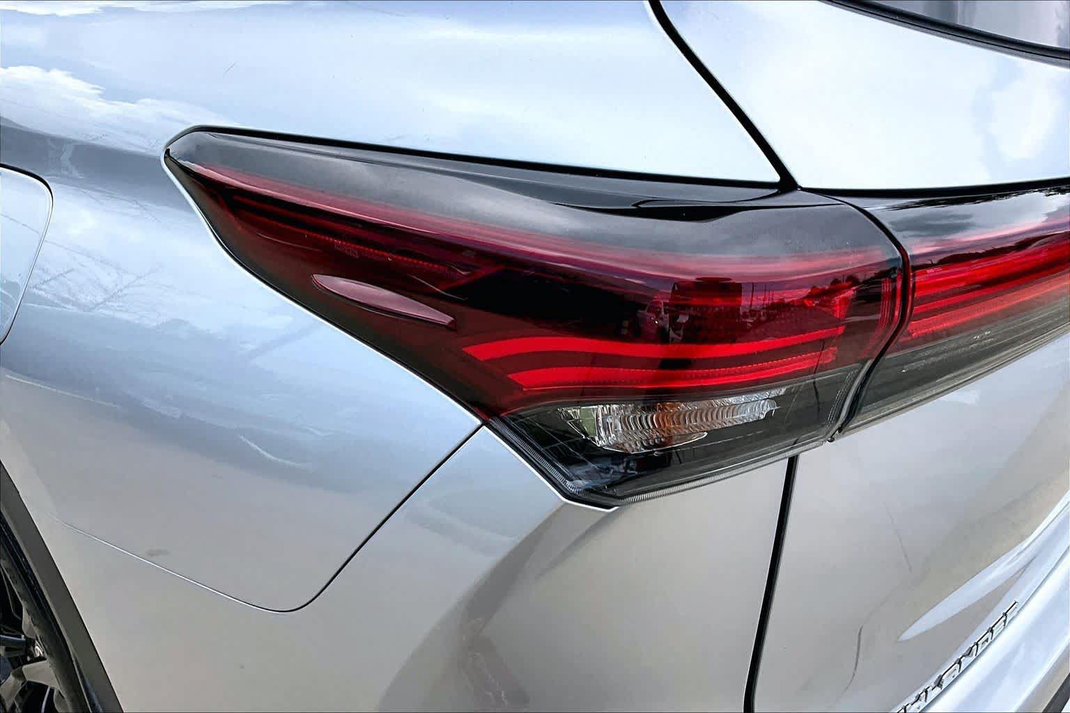 Used 2024 Toyota Highlander XSE AWD/4WD image 29