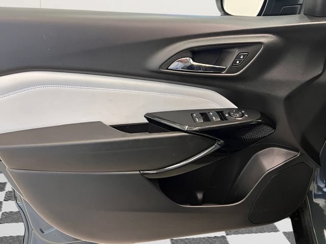 Certified 2025 Chevrolet Trax LT FWD image 13