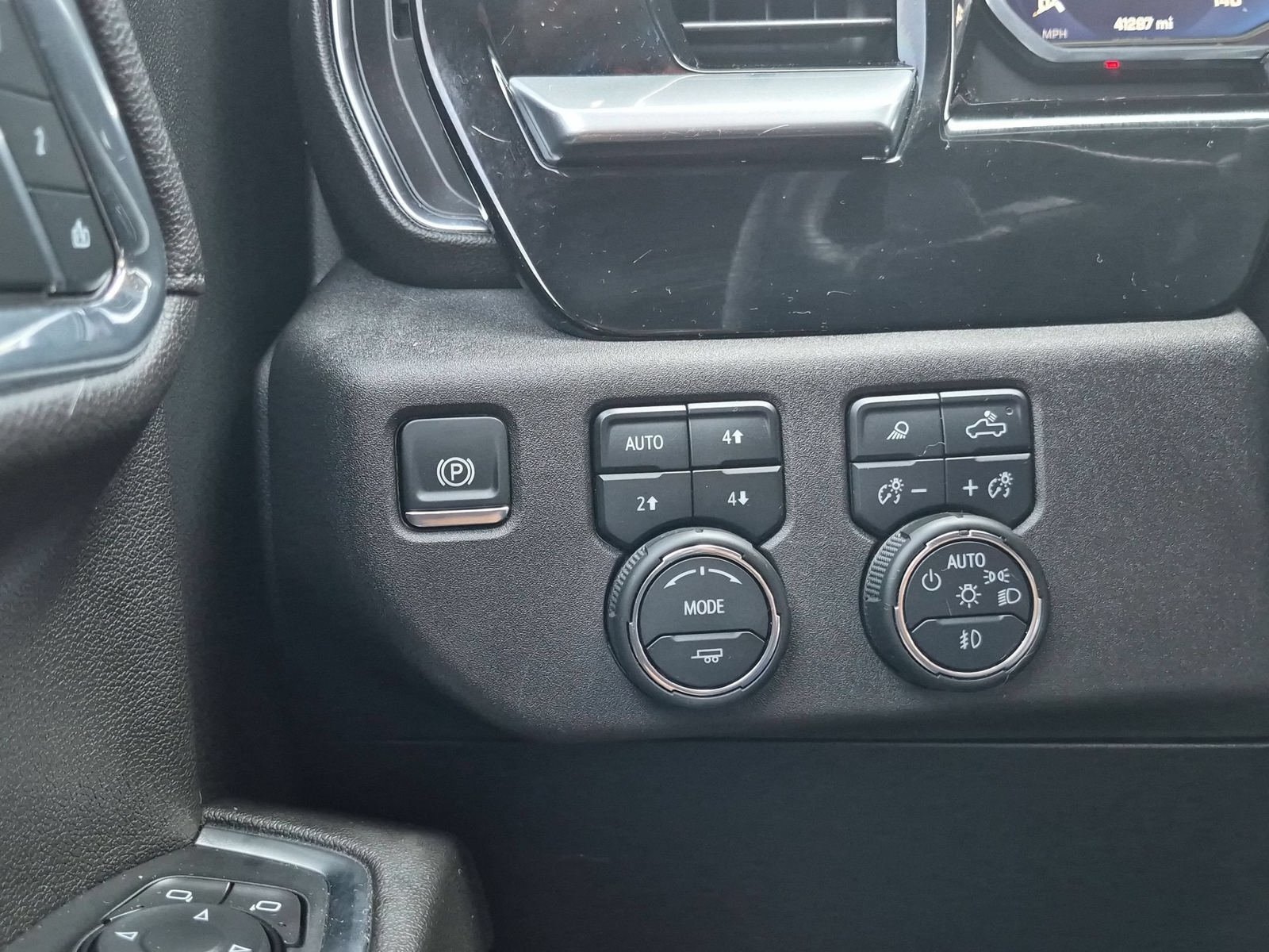 Used 2024 Chevrolet Silverado 1500 High Country w/ Z71 Off-Road Package AWD/4WD image 16