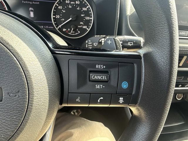 Used 2023 Nissan Rogue SV image 29