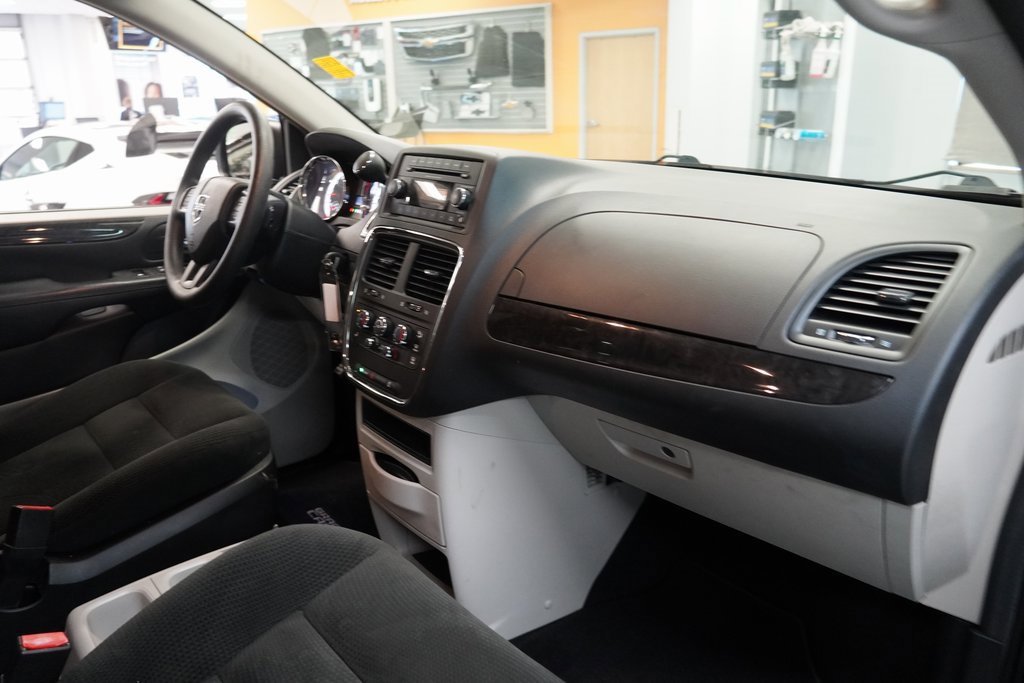 Used 2016 Dodge Grand Caravan SE w/ Quick Order Package 29E SE image 30