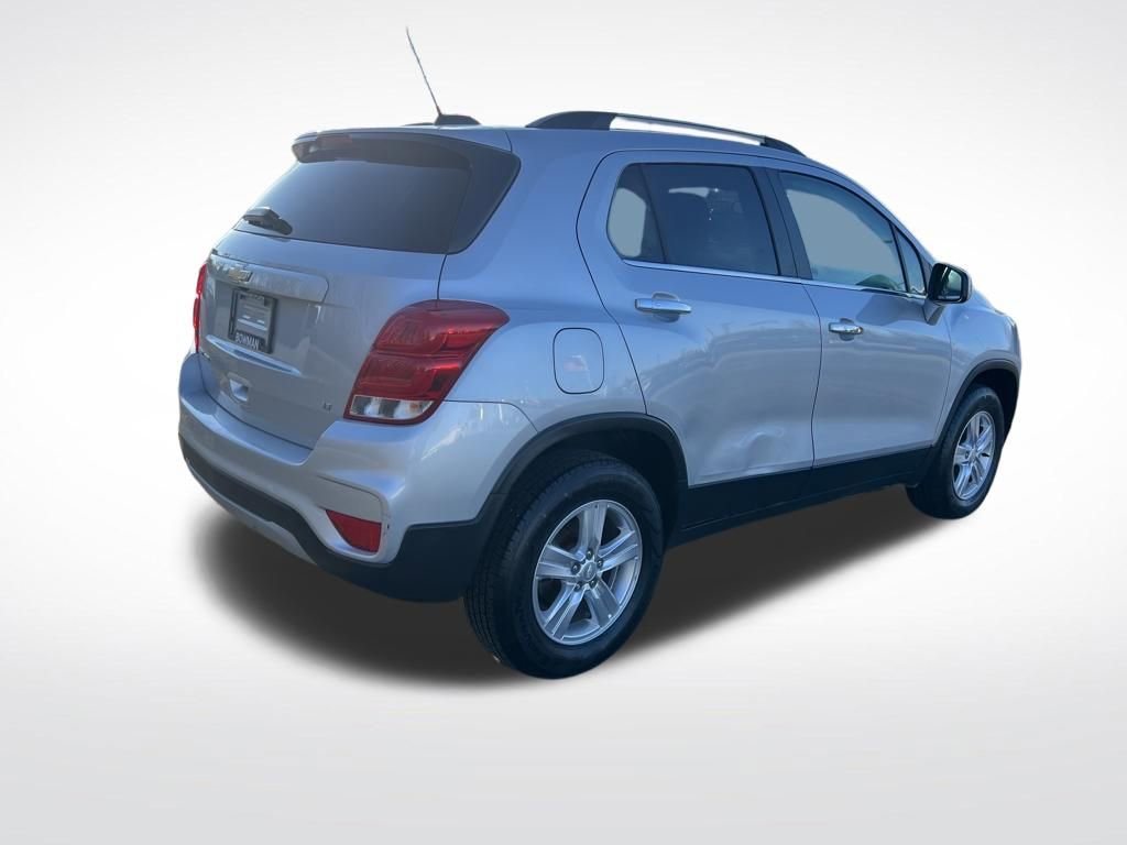 Used 2018 Chevrolet Trax LT w/ LT Convenience Package image 6