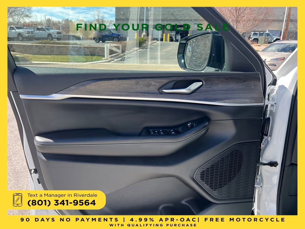 New 2026 Jeep Grand Cherokee Altitude image 10