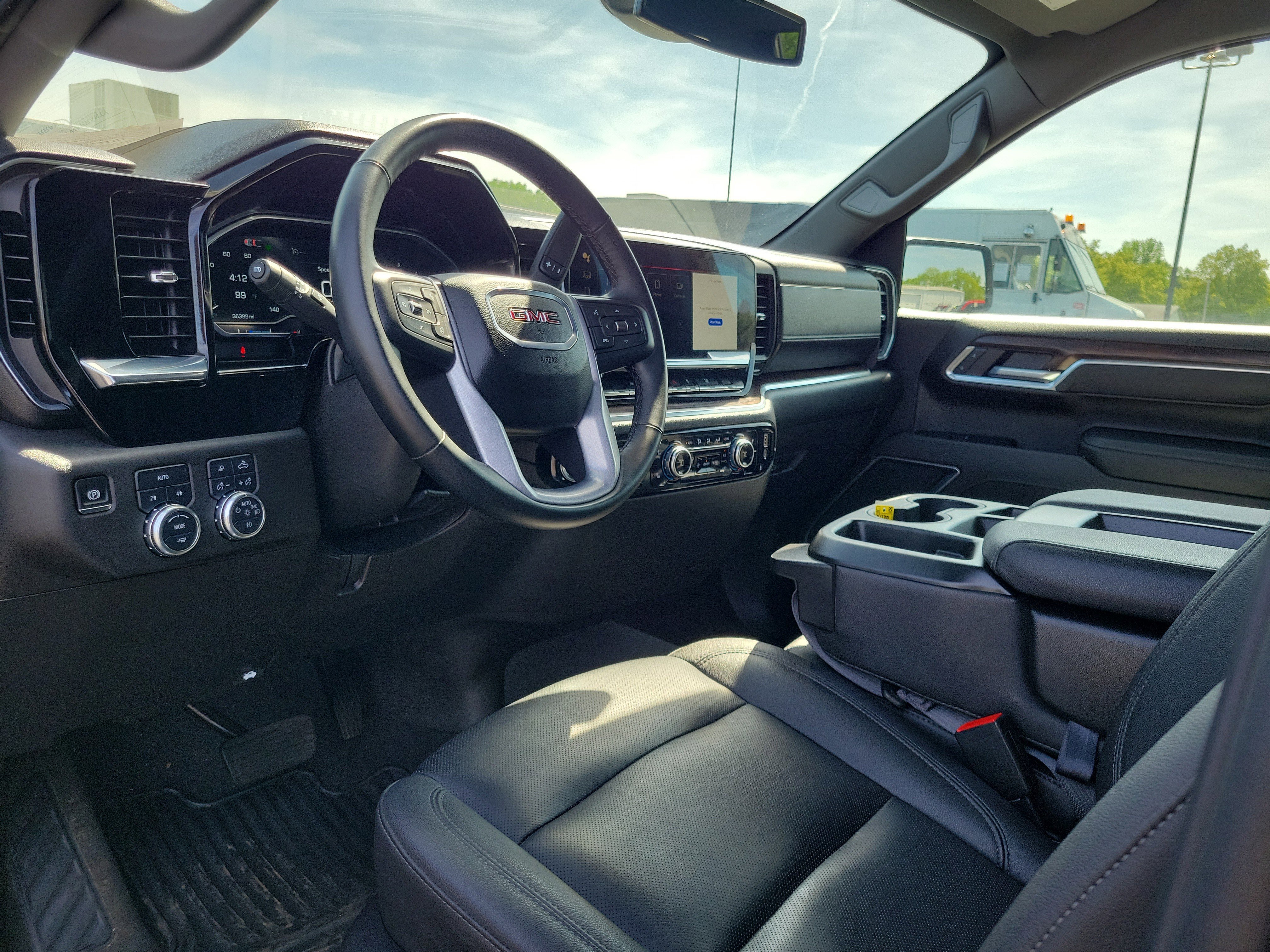 Used 2025 GMC Sierra 1500 SLT AWD/4WD image 19