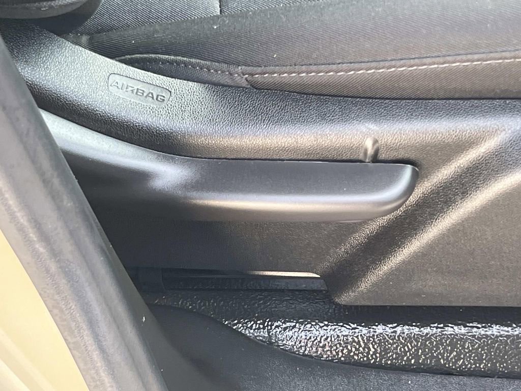 Used 2023 Chevrolet Colorado W/T image 15