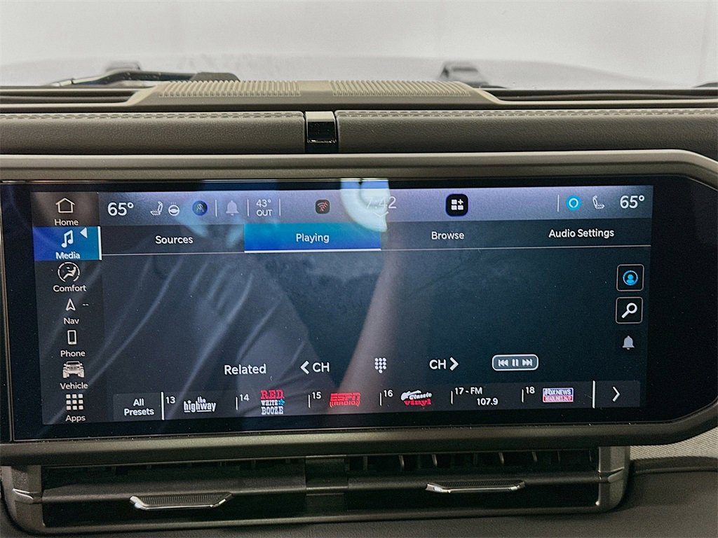 Used 2024 Jeep Wrangler Sahara w/ Technology Group image 15