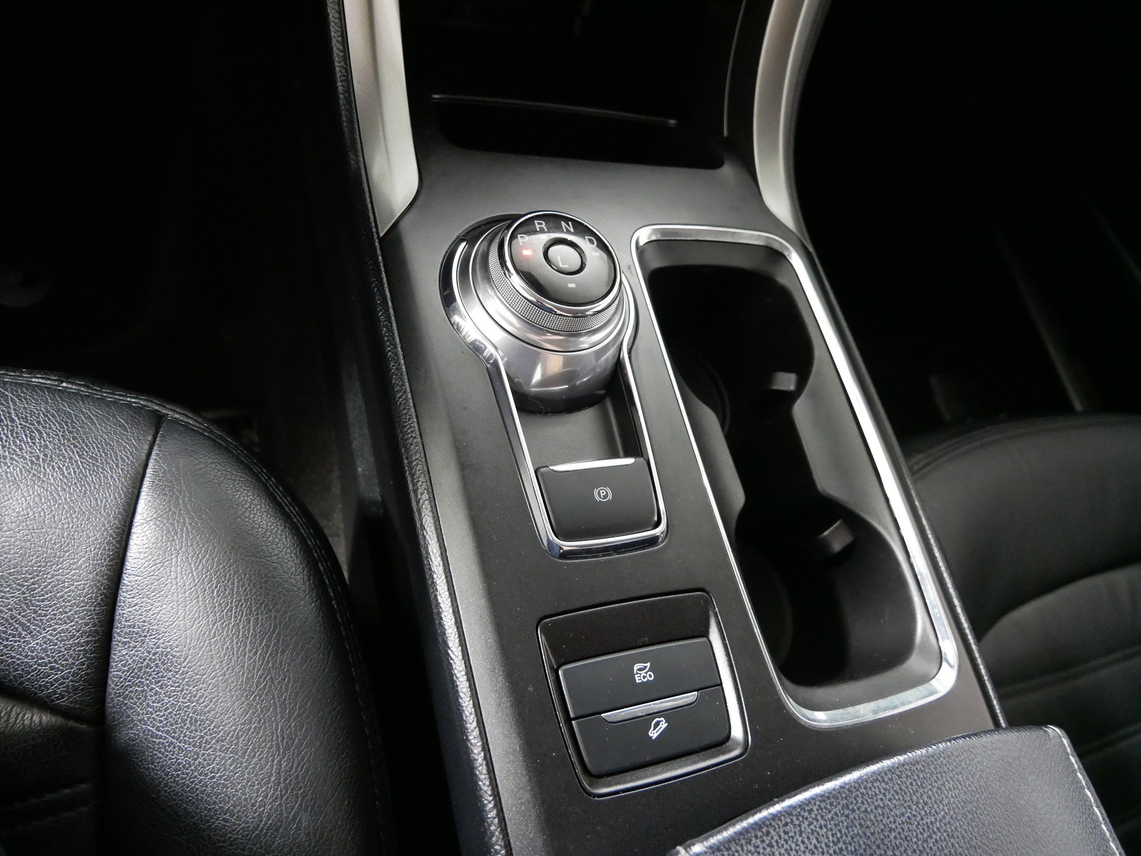 Used 2019 Ford Fusion SE image 24