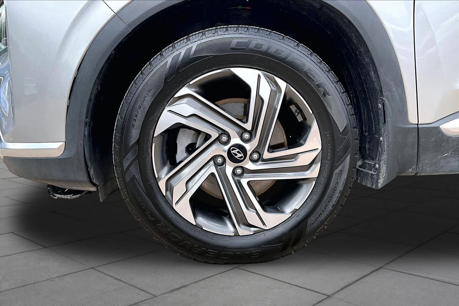 Used 2022 Hyundai Santa Fe SEL FWD image 10