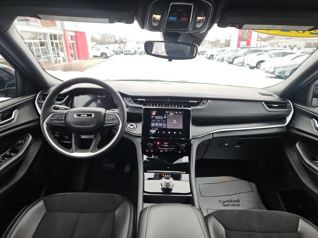 Used 2024 Jeep Grand Cherokee Altitude image 22