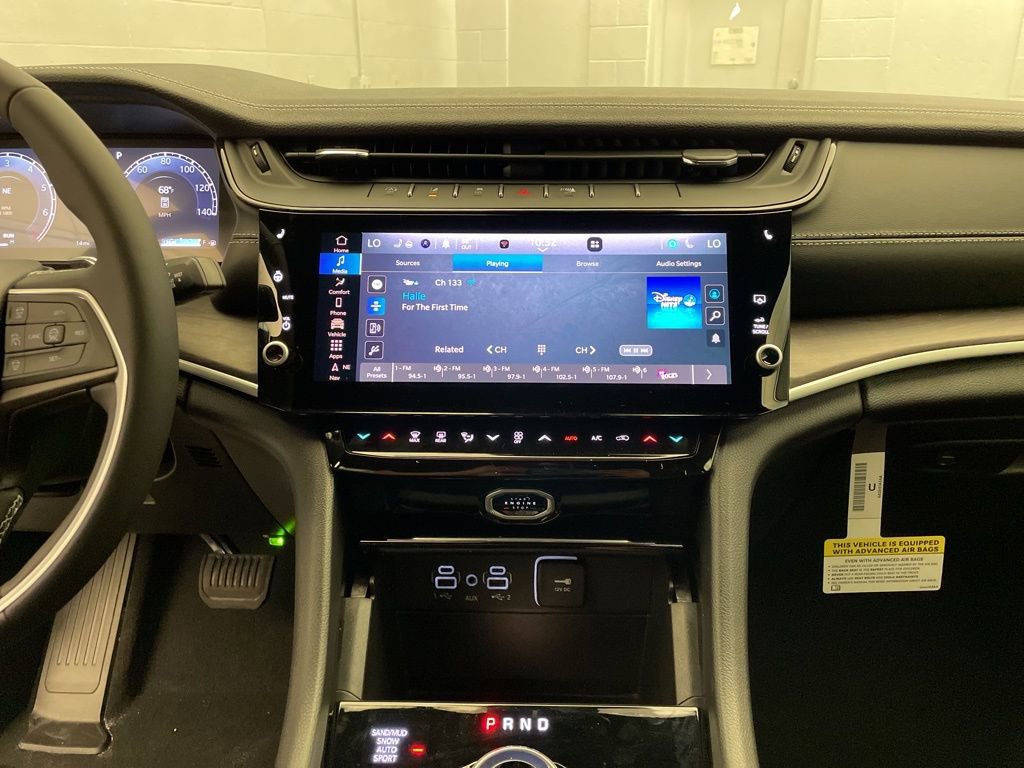 New 2026 Jeep Grand Cherokee Limited w/ Limited Altitude Package image 10