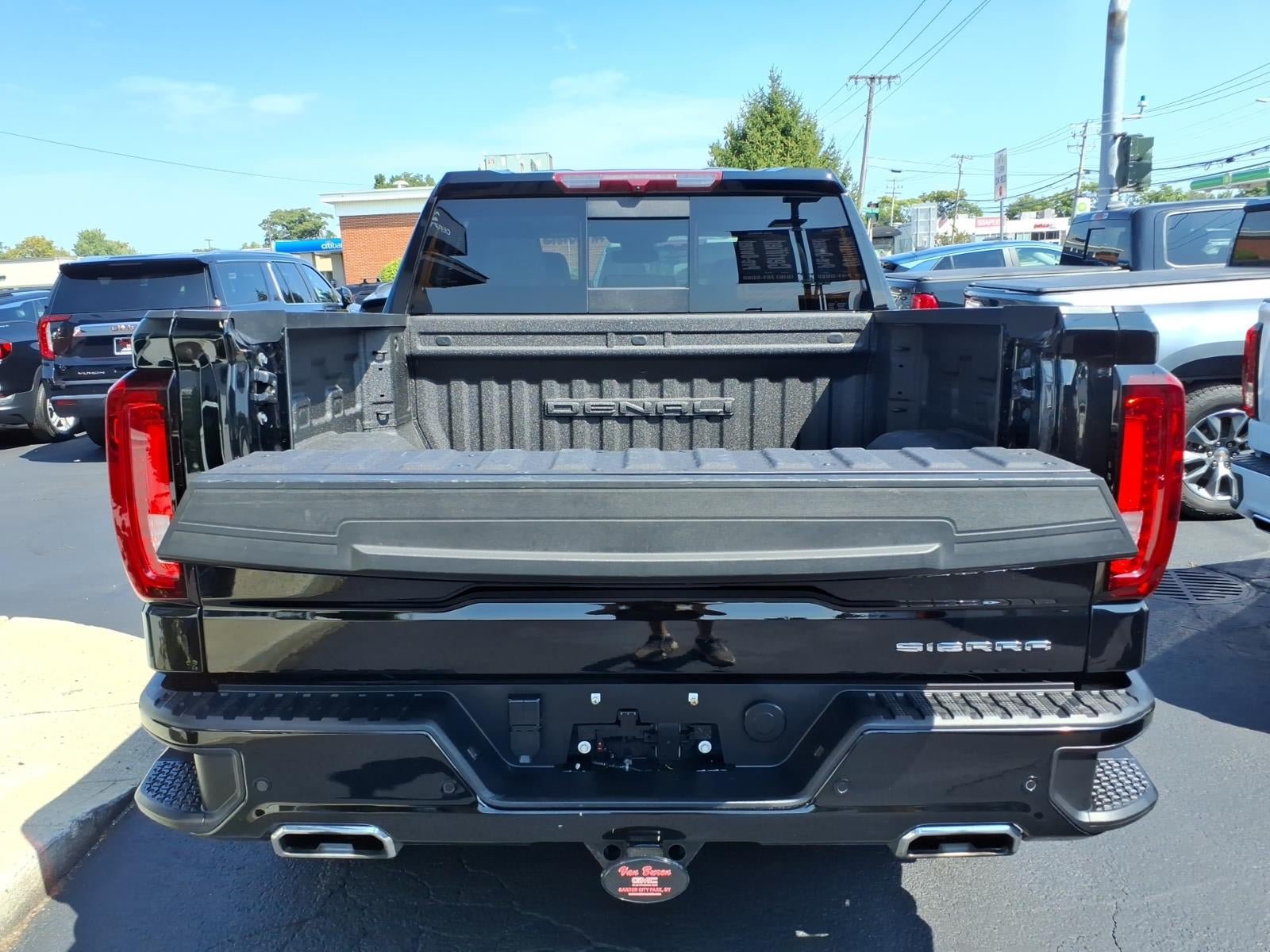 Used 2024 GMC Sierra 1500 Denali AWD/4WD image 12