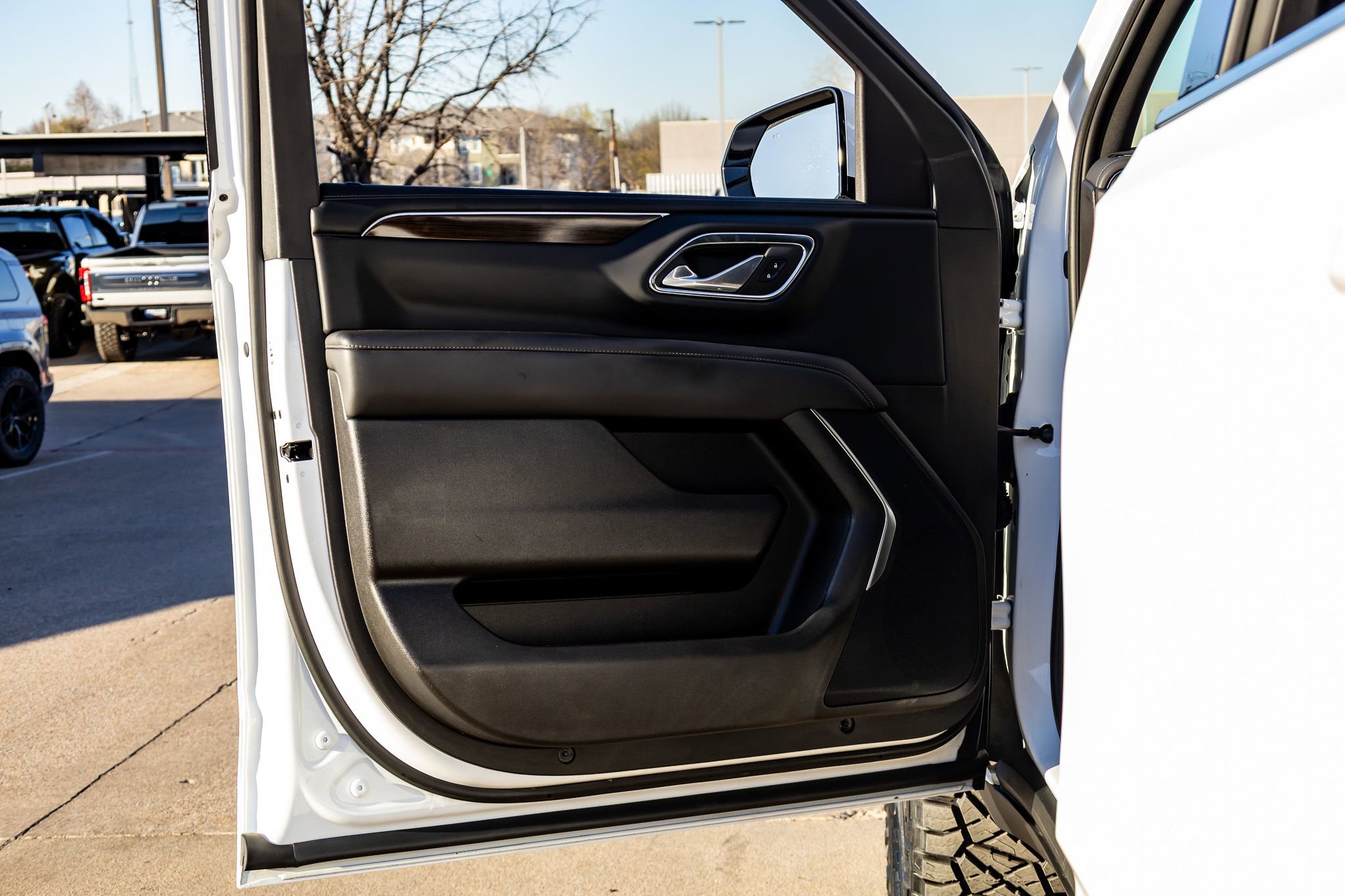 Used 2023 GMC Yukon SLE w/ Max Trailering Package image 35