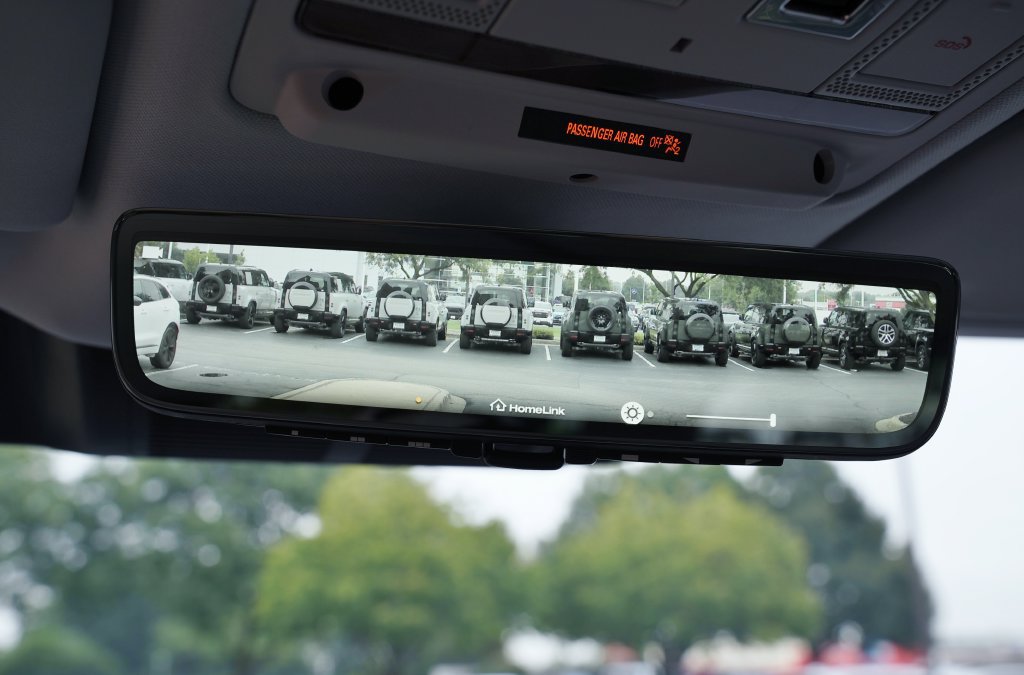 New 2026 Land Rover Defender 110 X-Dynamic SE AWD/4WD image 29