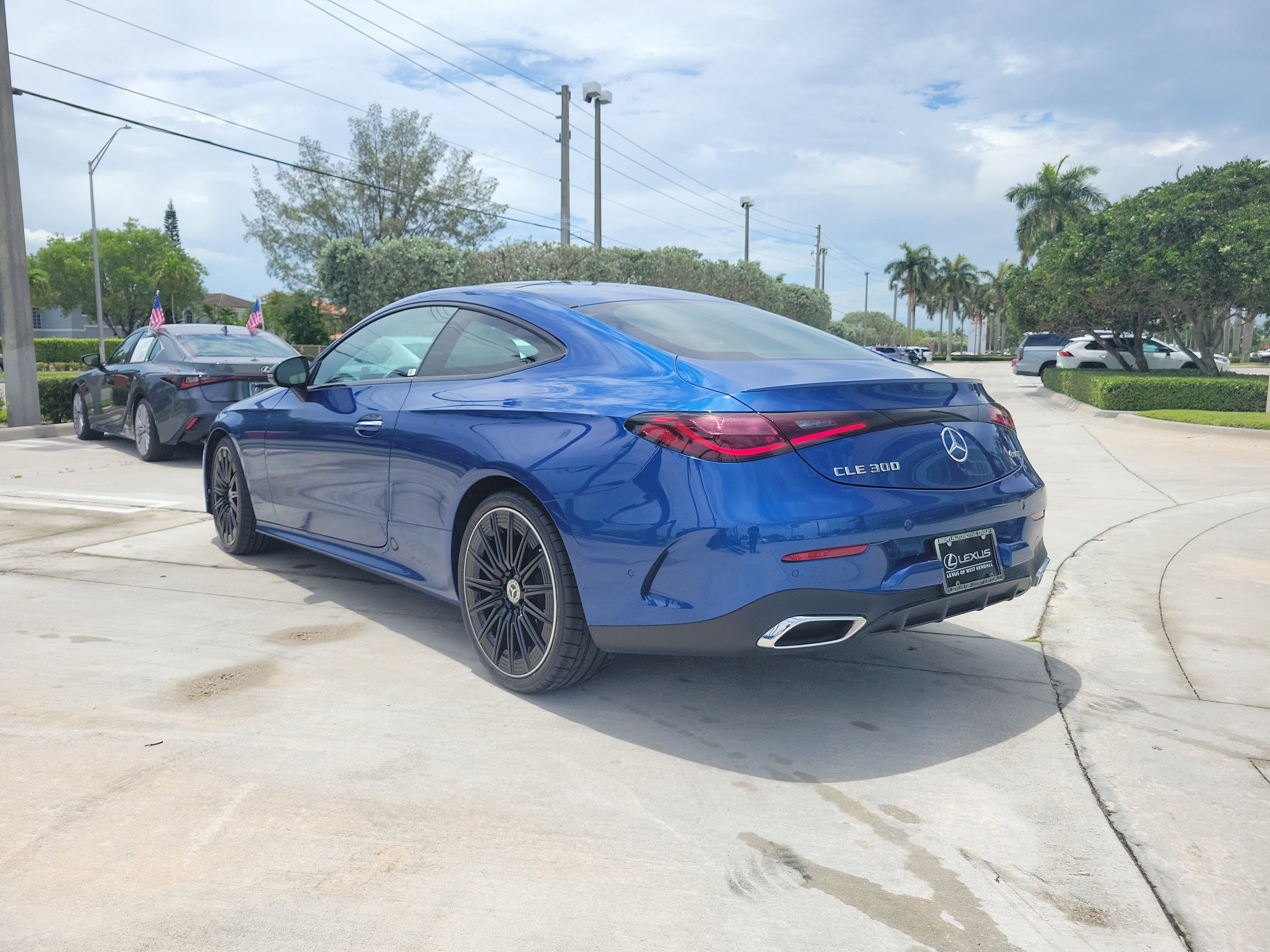 Used 2025 Mercedes-Benz CLE 300 4MATIC Coupe image 7