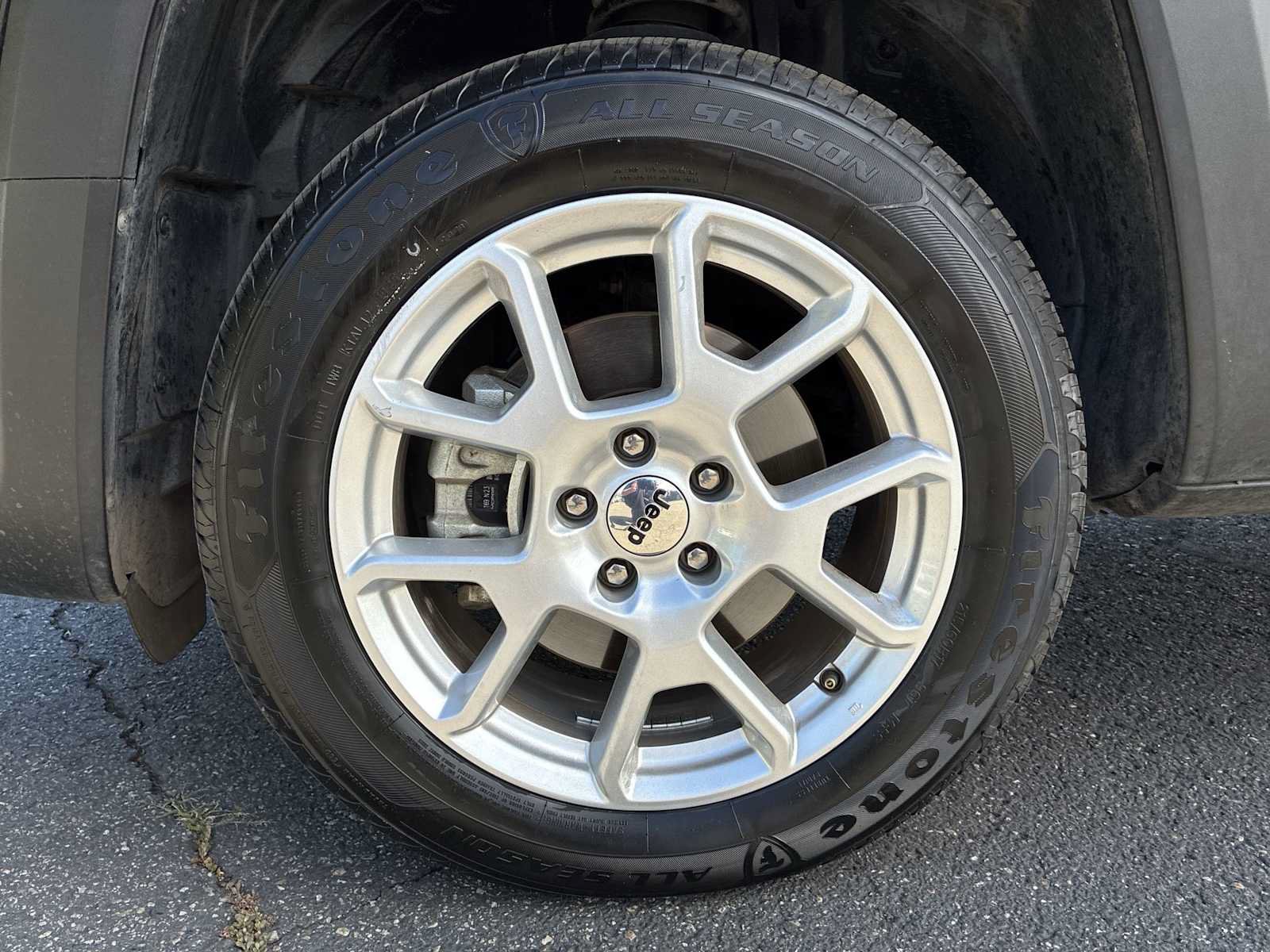 Certified 2023 Jeep Renegade Latitude AWD/4WD image 18