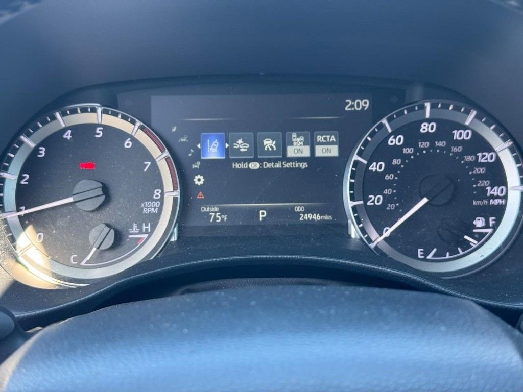 Used 2023 Toyota Highlander LE image 20