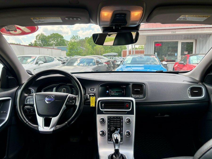 Used 2018 Volvo V60 T5 Cross Country w/ Convenience Package AWD/4WD image 12